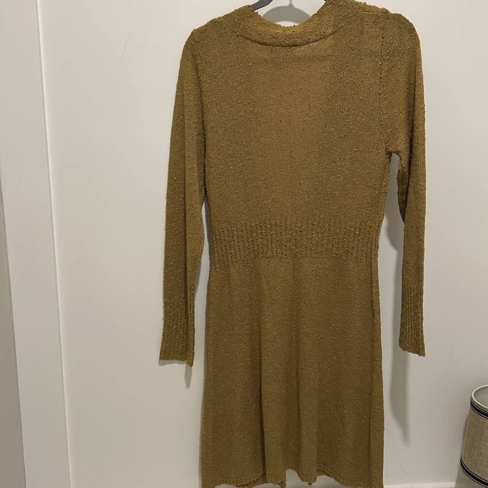 Uniform John Paul Richard sweater women’s size large GUC
